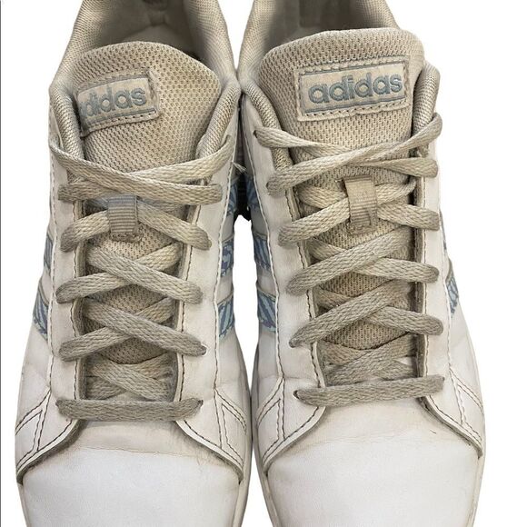 ADIDAS GIRLS Youth Low Top Sneaker, Size 5 Big Girl or Womens 6.5 Equivalent - Picture 7 of 9